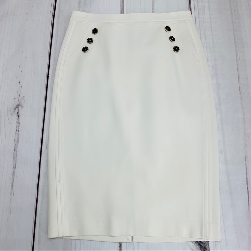 🛍 SALE White House Black Market Skirt
